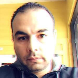 Meet your Posher, Achraf